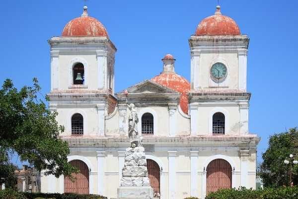 Things to do in Holguin visit Gibara