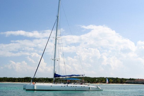 Catamaran at Cayo Blanco